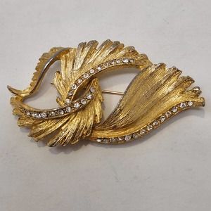 Textured Gold Tone Leaf Feather Crystal Pave Cluster Brooch Pin Vintage Jewelry